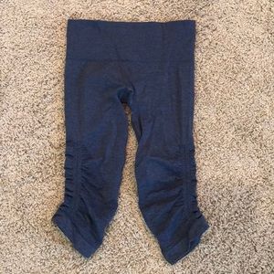 Lululemon awakening crop leggings size 4